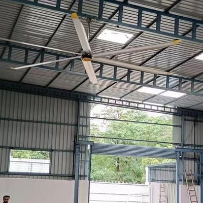 ভালো দাম 5.0m 16FT স্থায়ী চুম্বক সিঙ্ক্রোন মোটর দৈত্য গুদাম সিলিং ফ্যান স্লিভার গ্রে ওডিএম কাস্টমাইজড সাপোর্ট অনলাইন