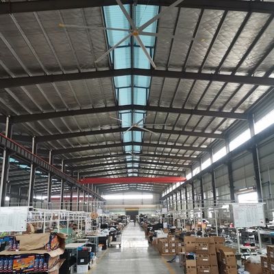 ভালো দাম 7.3m 24FT পিএমএসএম মোটর ইন্ডাস্ট্রিয়াল সিলিং ফ্যান গুদাম বায়ুচলাচল এবং বায়ু শীতল করার জন্য অনলাইন